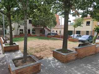 Creació d'un nou parc infantil a la plaça Torras i Bages